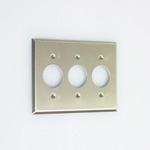 Flat-Blade Plate for Outlet, 15 A / 20 A ⌀34.5 × 3 7073S